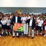Las plantillas del Real Mallorca y el Palma Futsal en la Ciudad Deportiva de Son Bibiloni