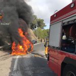 Tres coches ardiendo en la autopista de Andratx