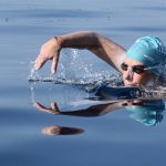 Tita Llorens cruza a nado la distancia entre Formentera e Ibiza por la ONG Proyecto Juntos