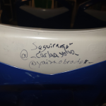 Dos jóvenes buscan seguidores de Instagram haciendo vandalismo en los buses de la EMT