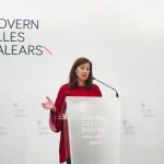 Armengol propone restringir "de manera casi absoluta" las conexiones aéreas y marítimas a Balears