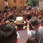 Sin distancia de seguridad ni mascarillas en las "suspendidas" festes de Sant Joan de Ciutadella