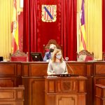Armengol defiende en el Parlament la gestión de su Govern frente a las críticas de la oposición