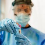 Sanidad notifica 4.143 nuevos casos y 130 fallecidos por coronavirus en España