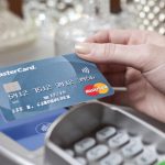 Consubal pide agilizar la devolución de los importes a los afectados por un fallo en las tarjetas de débito Mastercard
