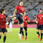Rafa Mir y los errores de Costa de Marfil meten a España en semifinales (5-2)