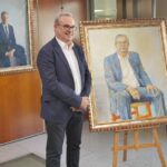 El retrato del expresidente Vicent Torres ya figura en la galería de presidentes del Consell d’Eivissa