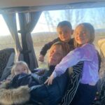 El viaje de Olena Kolodyazhna para recoger a su familia ucraniana en la frontera con Polonia