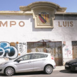 El Moviment Mallorquinista quiere repintar la puerta del estadio Luis Sitjar